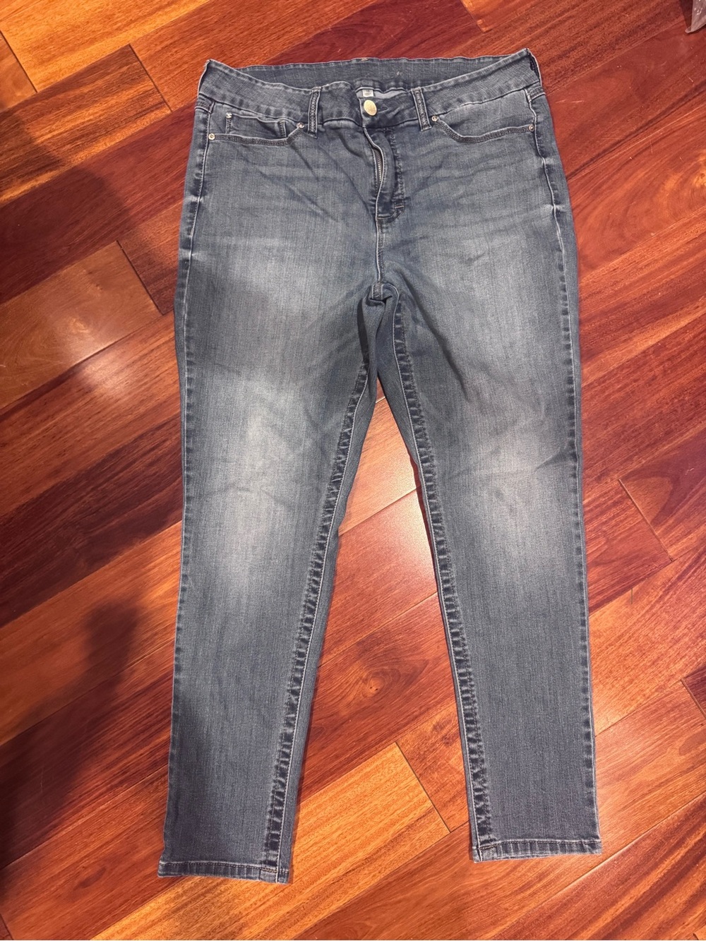 Seven7 Women's Mid-Wash Stretch jeans 16